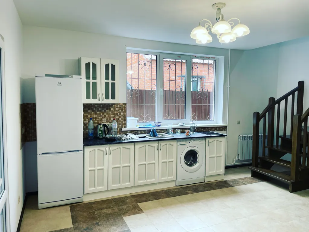 Дом с баней и бассейном