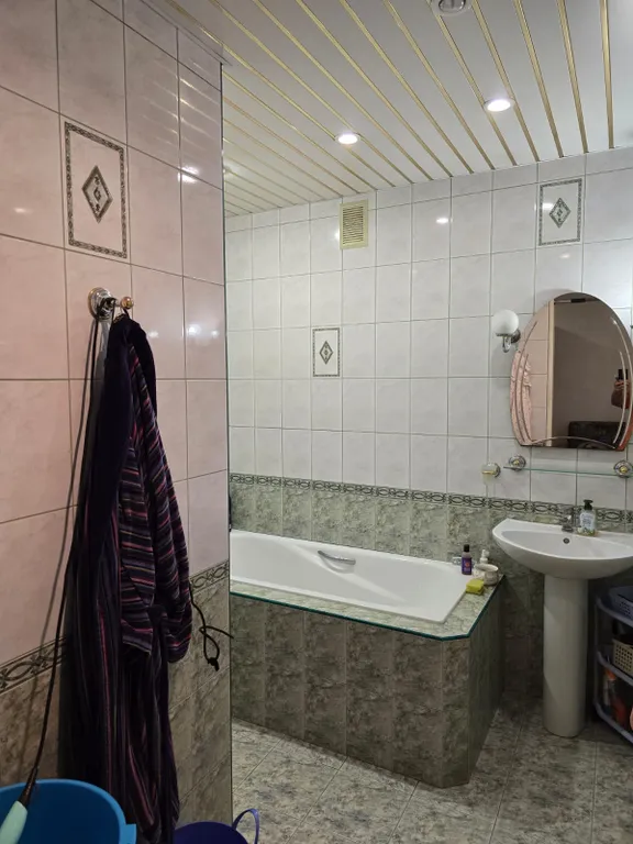 Дом с бассейном