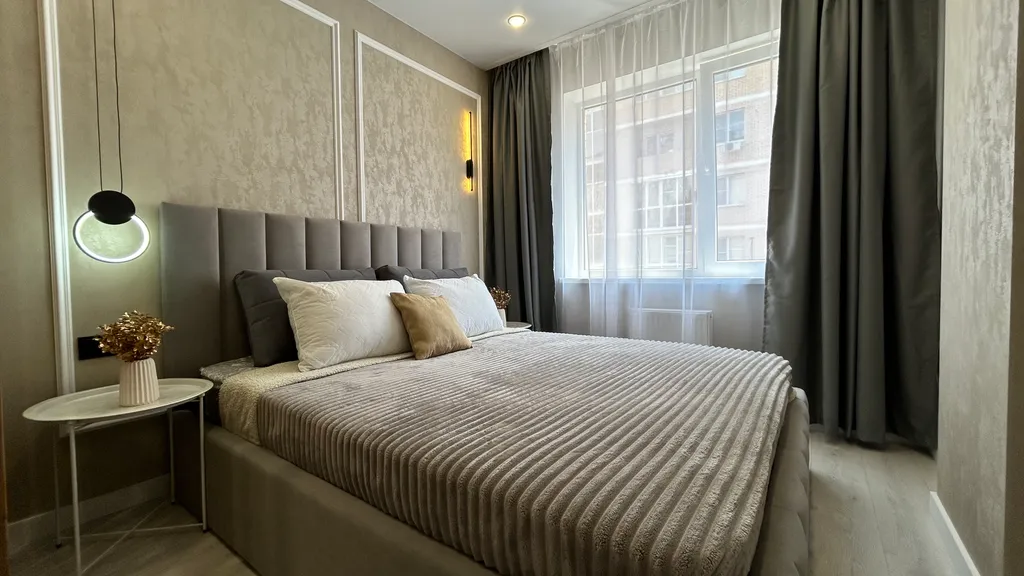 Дизайнерская стильная двушка, 5 раздельных мест с двумя кроватями