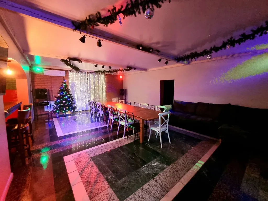 Коттедж с бассейном, баней, беседкой для больших компаний