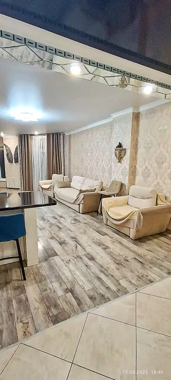 Квартира с видом на горы и набережную в центре города