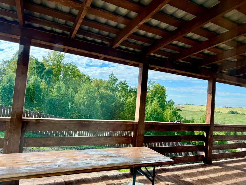 Дом с террасой и видом на закат