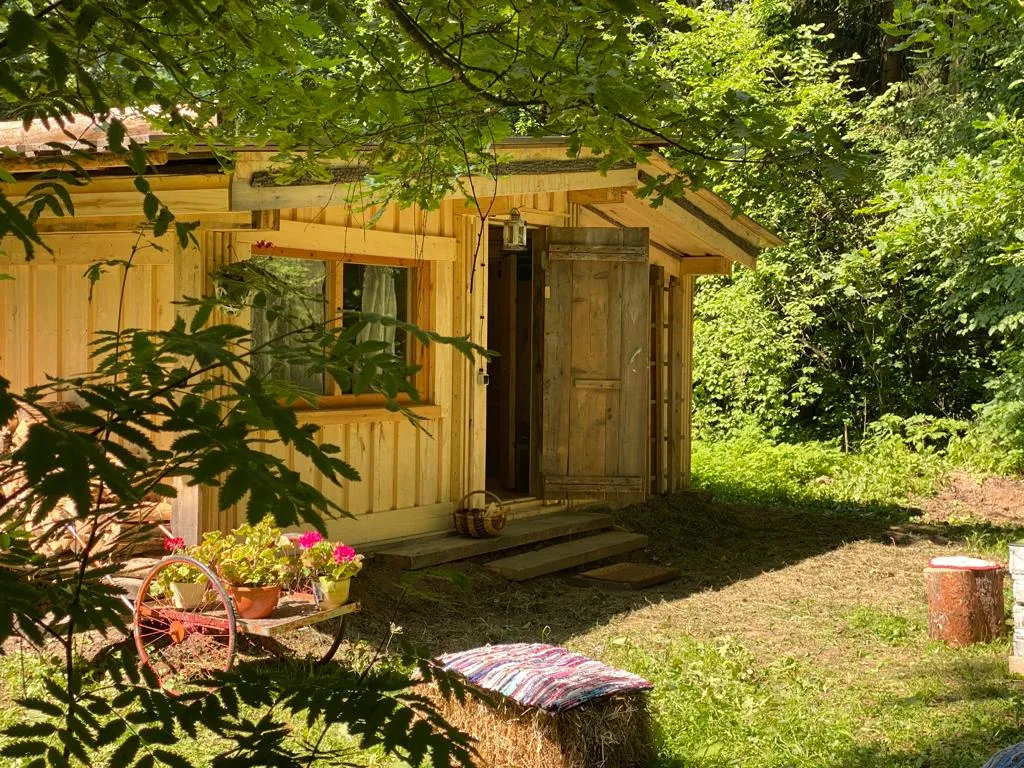 Глэмпинг с печкой-буржуйкой