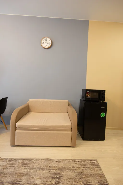 Апартамент с бассейном и балконом