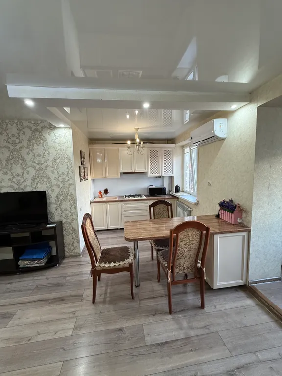 Уютная студия с видом на Белый дом и парк