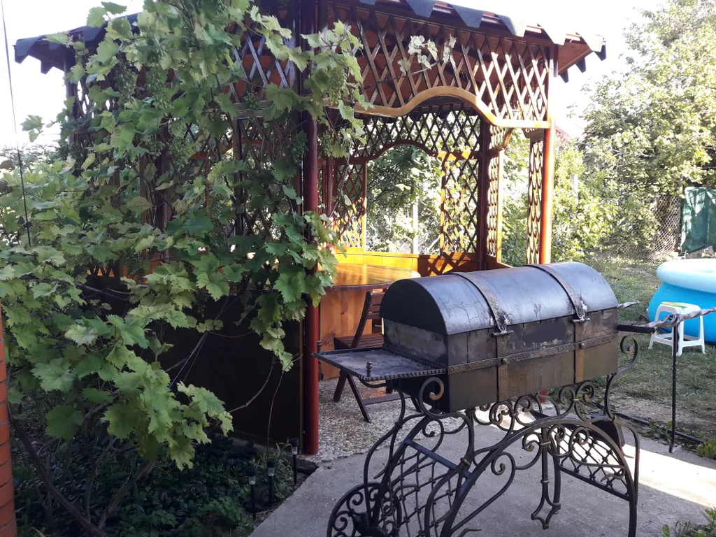 Коттедж Дом из бруса с беседкой — аренда посуточно в Осипенко