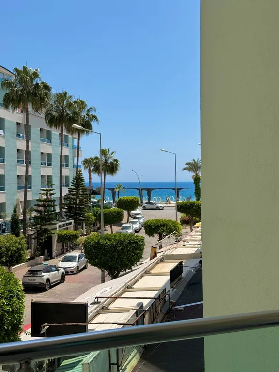 Sea View 2BD Flat 50m to the Beach