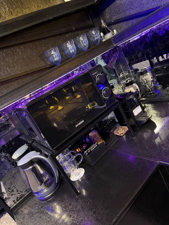 Квартира студия с джакузи и множеством подсветок