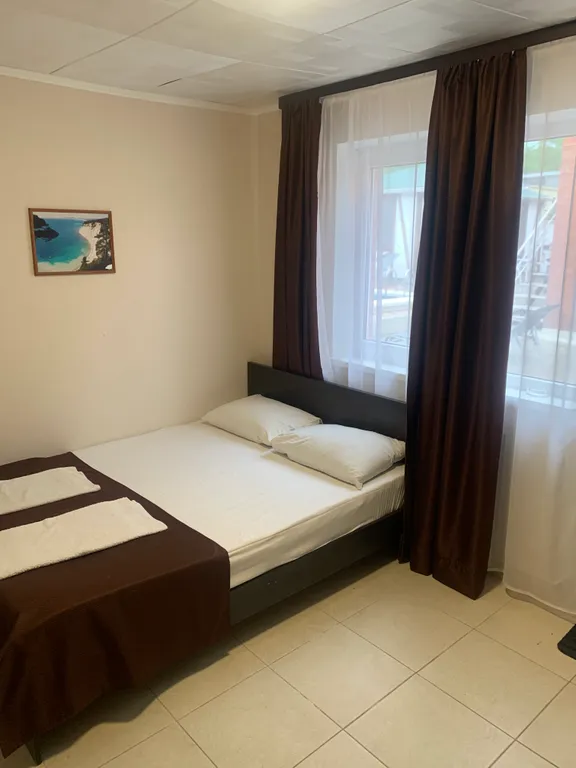 Квартира Квартира Трёхместный номер возле бассейна первый этаж — Геленджик