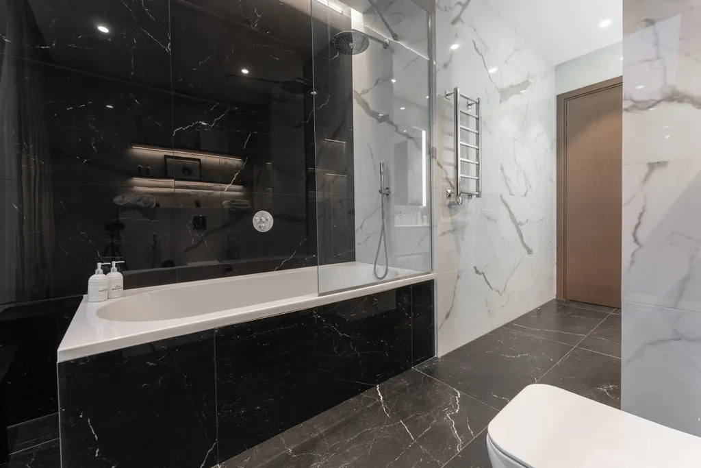 Квартира с угловой спальней и панорамной ванной комнатой