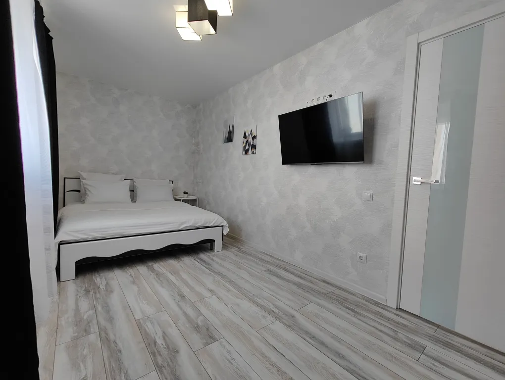 2-комнатная с видом на площадь Ленина