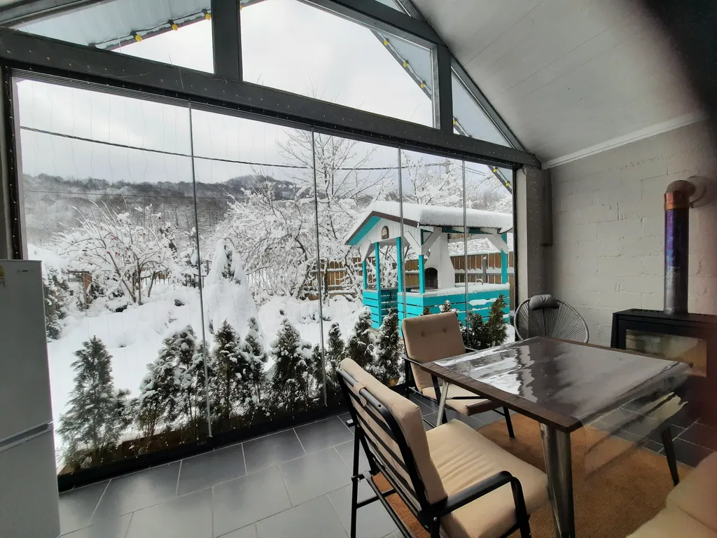 Милый домик в стиле прованс с камином, горячей купелью, баней, бассейном