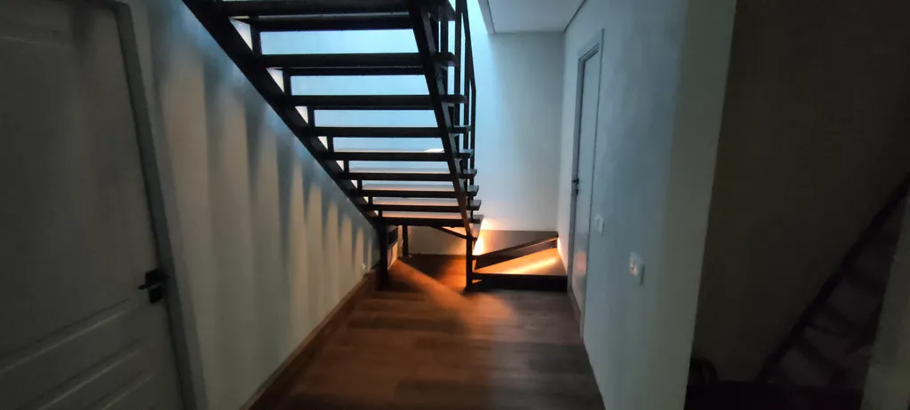 Дом для уединения в лесу и шумных вечеринок