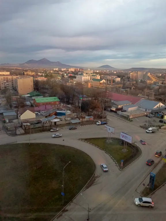 Уютная квартира в центре города с видом на горы