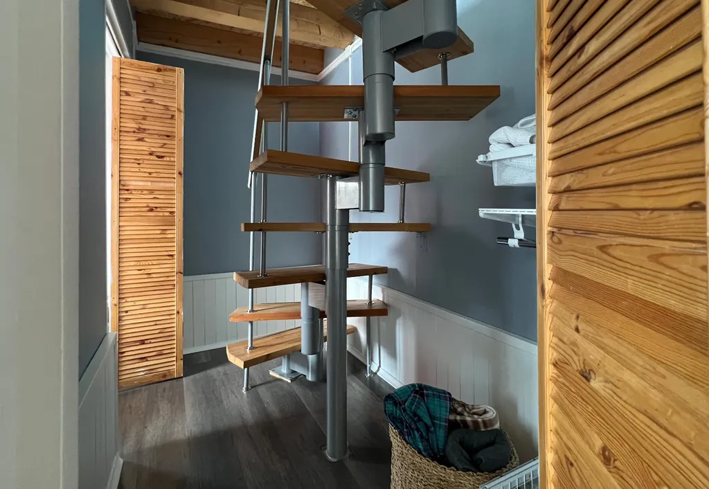 Дом америка на берегу телецкого озера