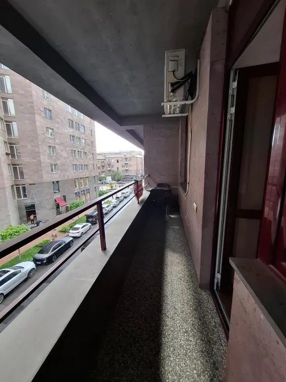 На северном проспекте в самом центре Еревана