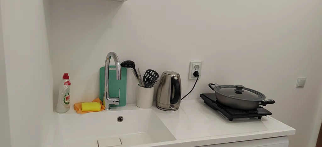 Вода всегда студия у кинотеатра и парка круглосуточный супермаркет