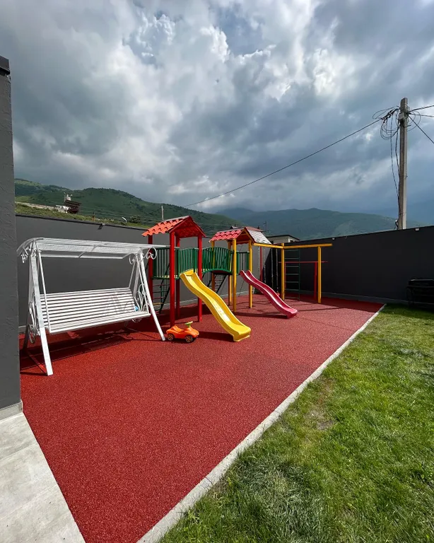 Дом в горах с теплым бассейном