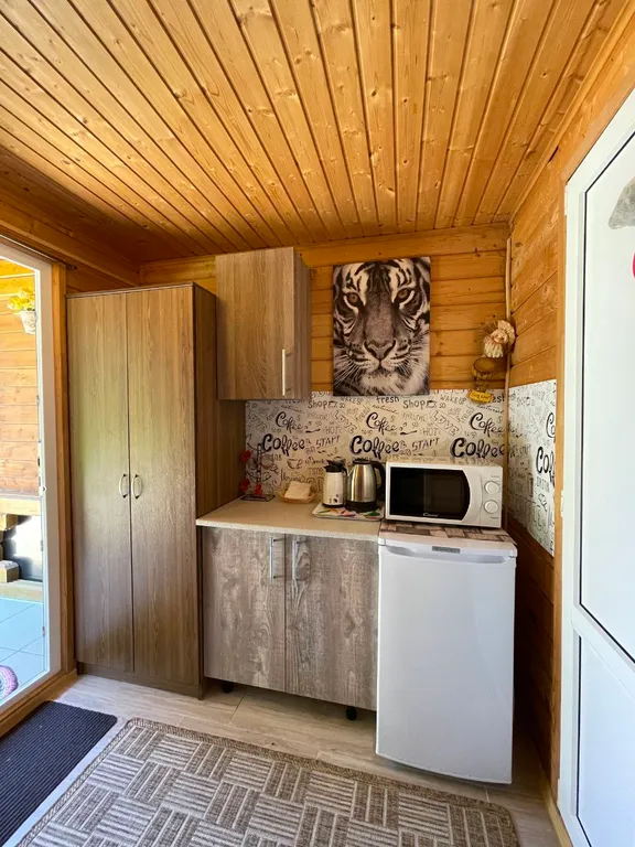 Квартира Квартира Уютный номер с мини кухней в деревянном доме недалеко от моря — Анапа