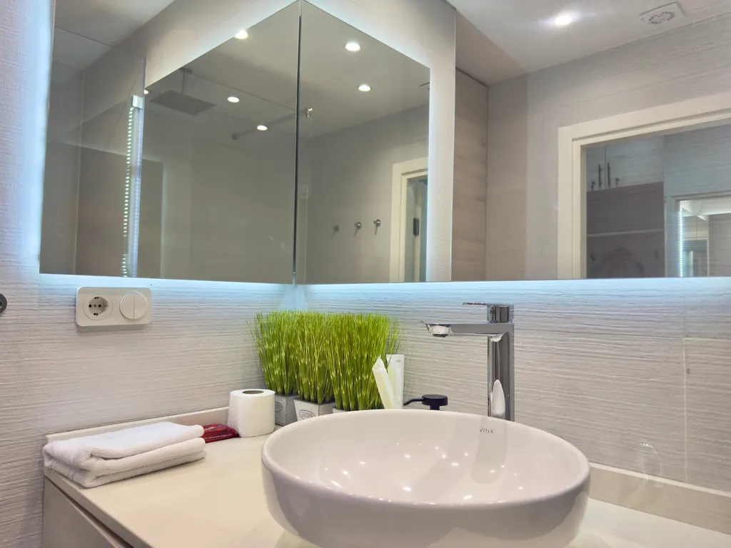 Студия с видом на море и горы