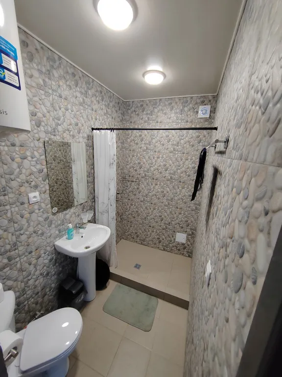 Квартира Квартира Уютный новый номер, тихий двор в центре Гагры — Гагра