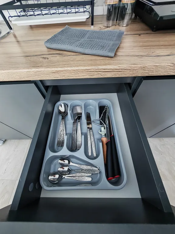 Уютный домик с бассейном среди гор недалеко от моря