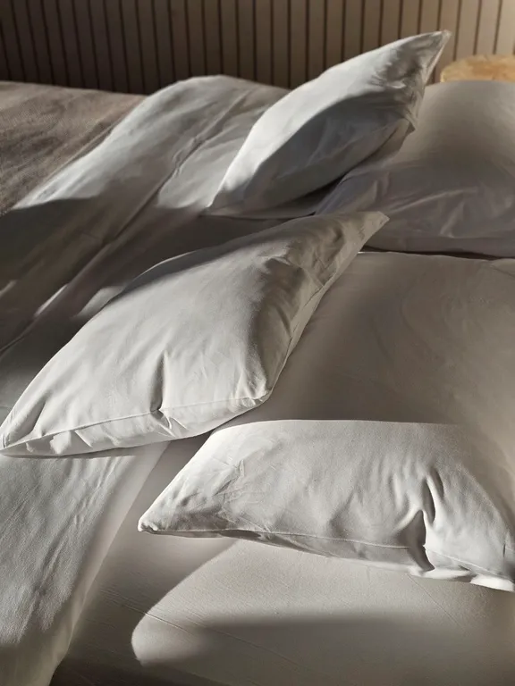 Вилла Nelli с видом на озеро и зоной барбекю среди каменной россыпи