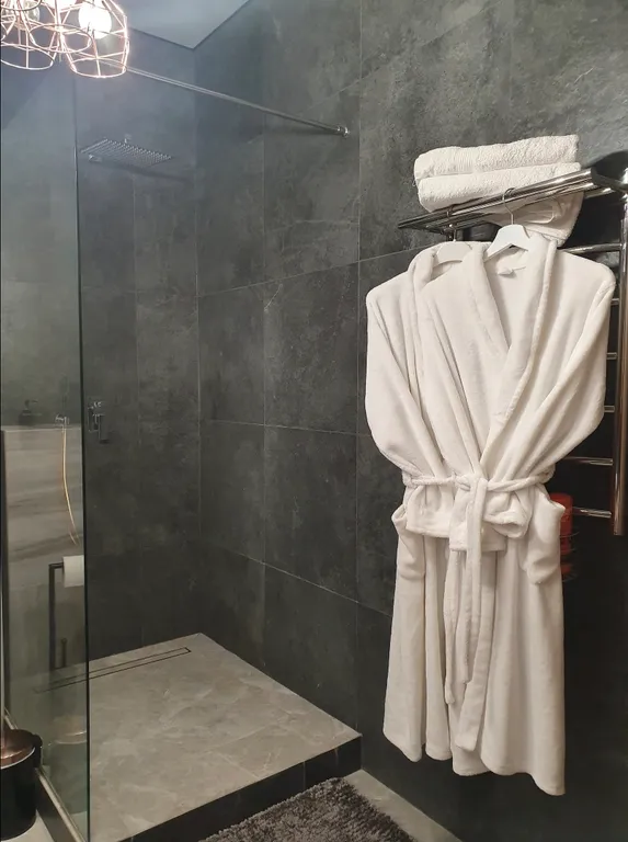 Центр, пешеходная улица Советская, закрытая территория, аллея фонарей