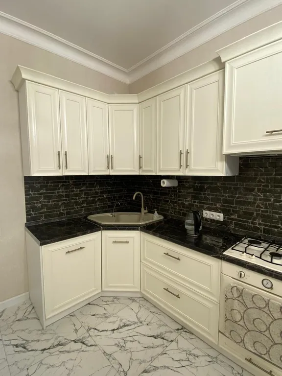 Двухкомнатная квартира в самом центре, новый дом, вид на море