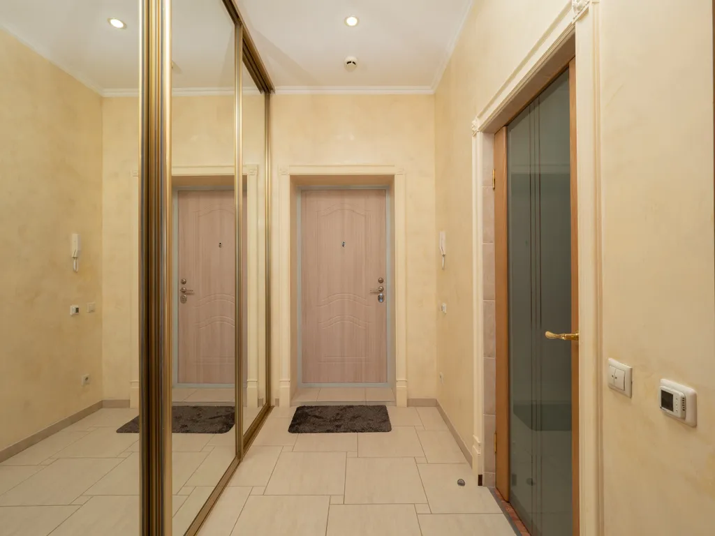 Квартира с бассейном и видом на море