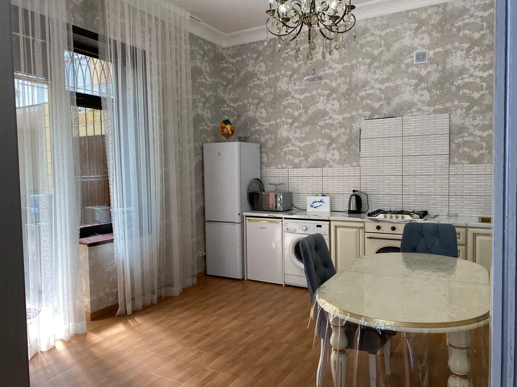 Большой 3х-этаж. дом на берегу моря