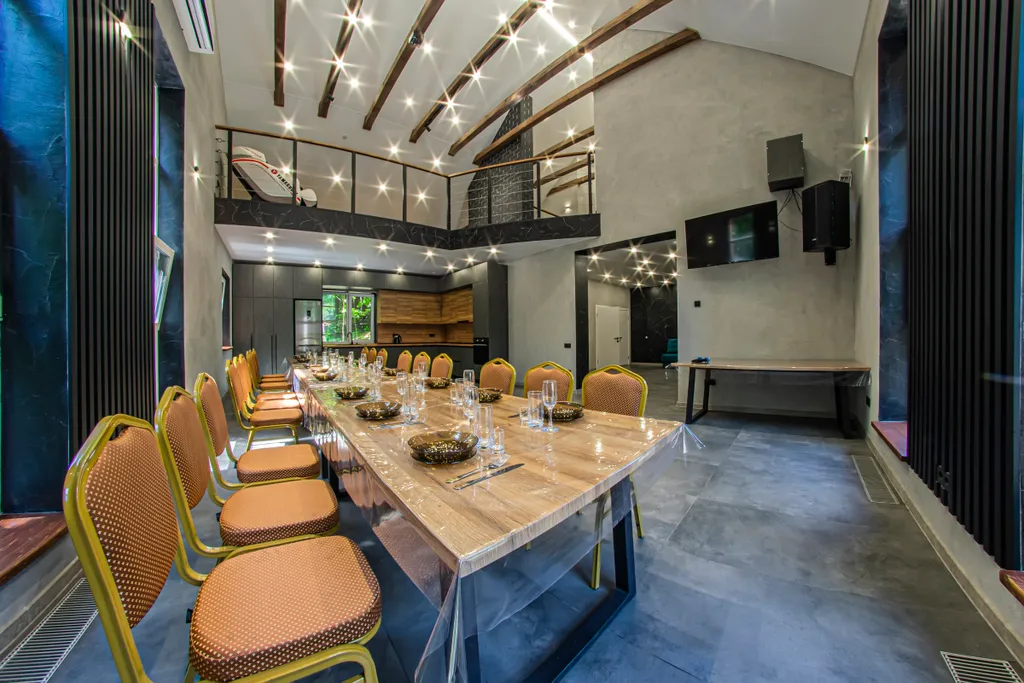 Просторный коттедж Лофт-хаус для большой компании с бассейном и сауной — аренда посуточно в Пенза