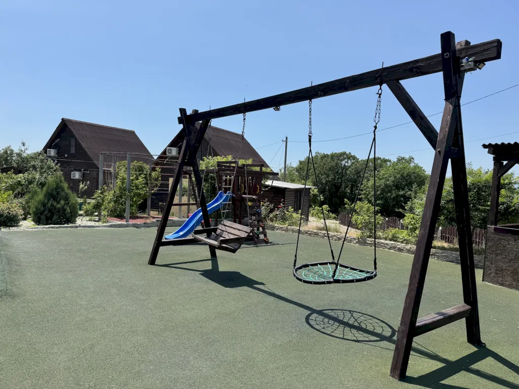 Коттедж в Кабардинке с бассейном и видом на море