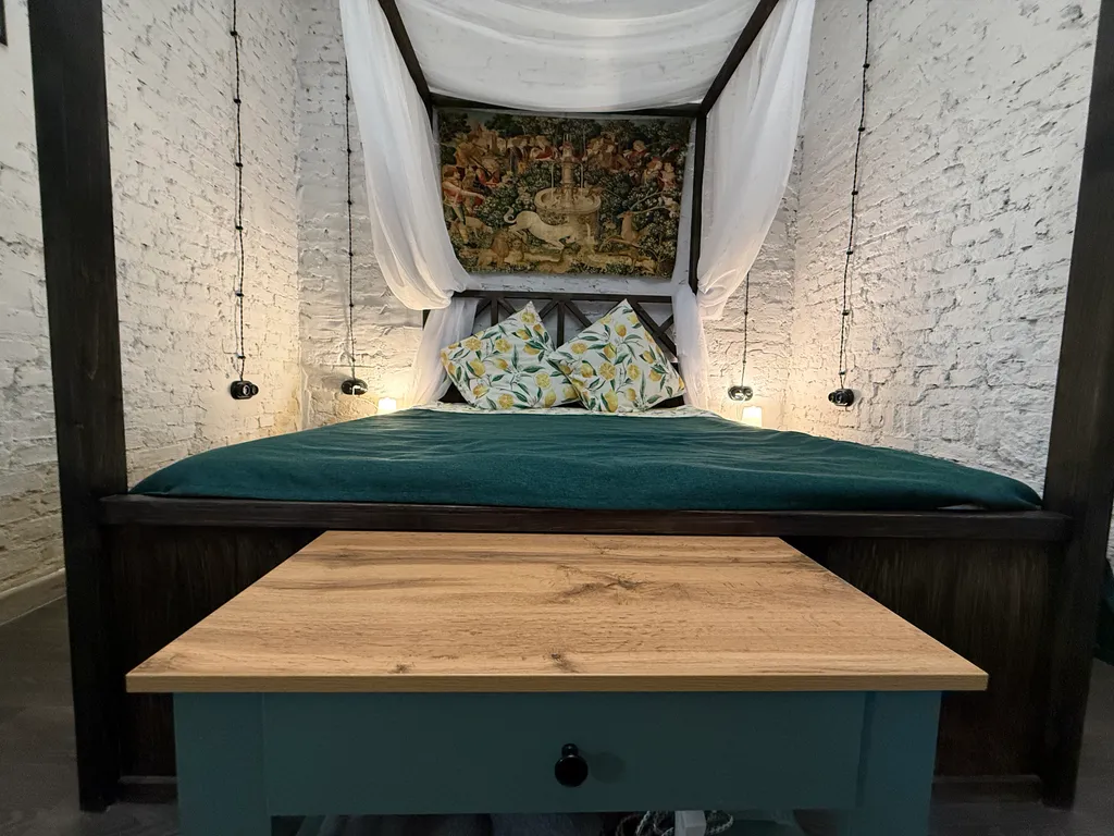 Уютная комната с отдельным входом в центре города