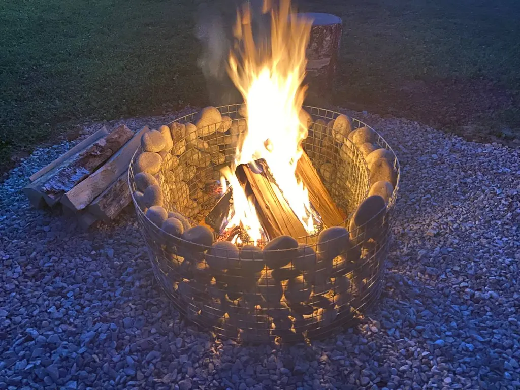 Уютный дом в стиле Барнхаус с чаном у леса, у нас есть баня.