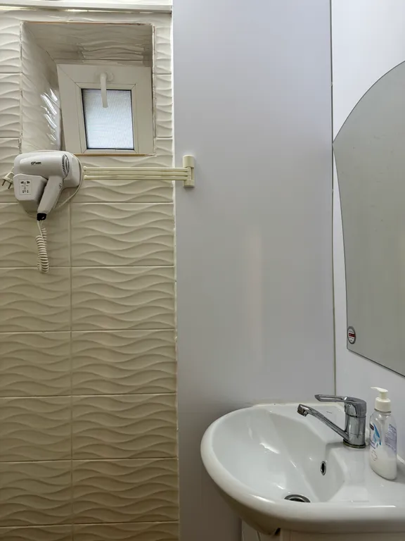 Уютная комната с отдельным входом в центре города, бюджетный вариант