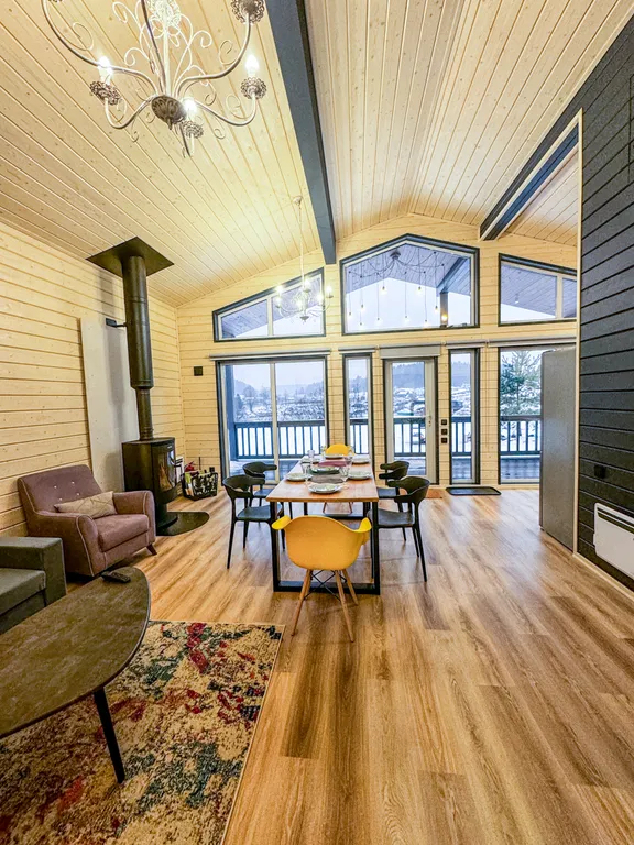 Уютный коттедж БарнХаус с сауной (включена) и сибирским чаном