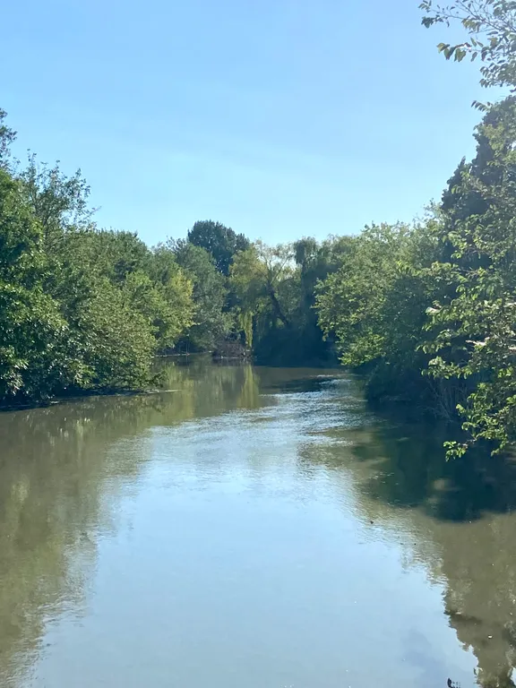Стильный загородный дом с бассейном