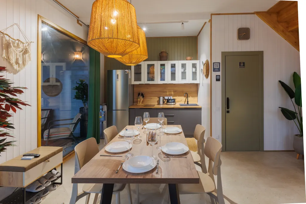 Двухэтажный гостевой дом на берегу моря