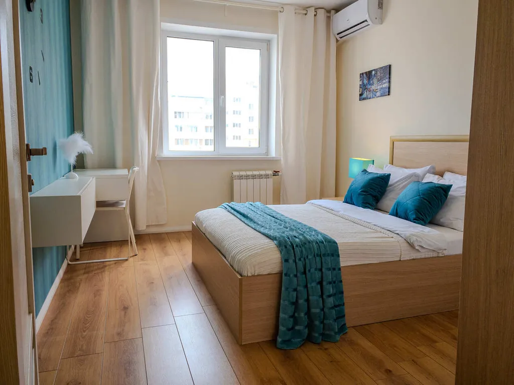 Просторная двушка с тёплой лоджией рядом с Александровским парком