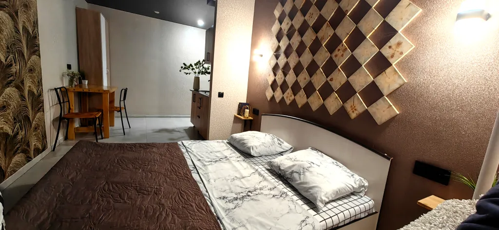 Квартира Уютная студия напротив университета и парка в центре Нефтяников — Омск