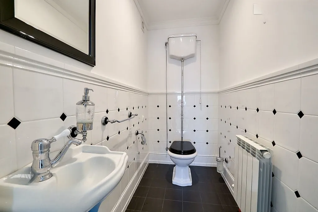 Элитный коттедж с бассейном и спа на берегу озера в живописном месте