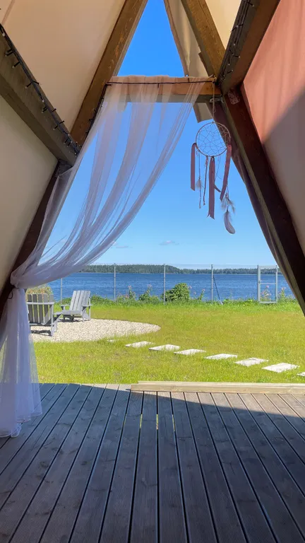 Коттедж Дом-типи на берегу озера Валдайское — аренда посуточно в Валдай