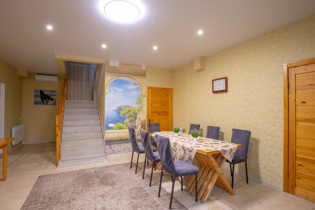 Коттедж Дом в горах Алушты для большой компании — аренда посуточно в Верхняя Кутузовка