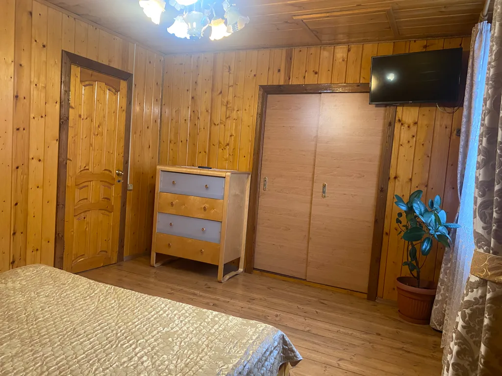 Коттедж Дом бревенчатый с баней — Москва