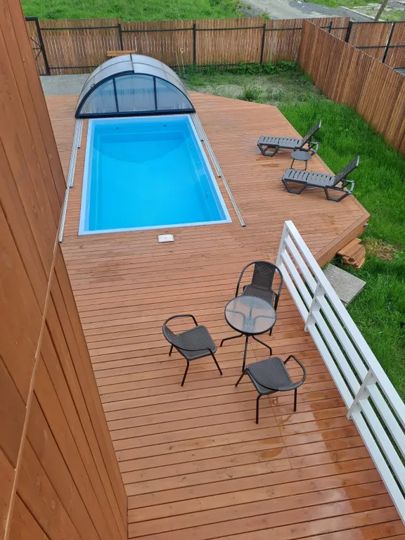 Дом с бассейном