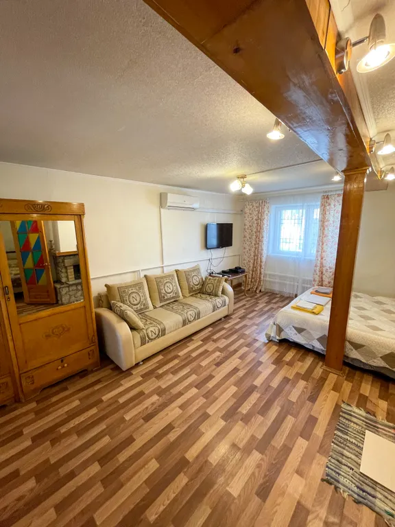 Домик с камином 2-уровневый с кухней у Парка и Цветник