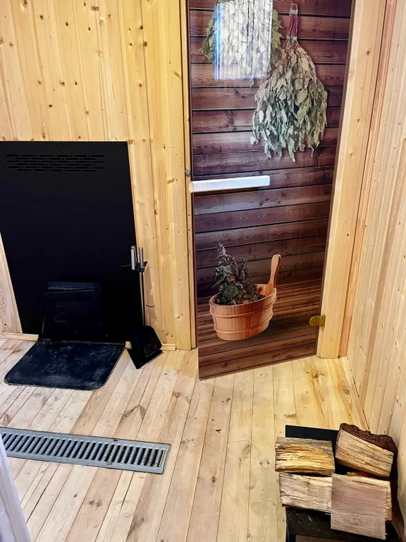 Дом с баней, караоке, PlayStation и Алисой на берегу моря