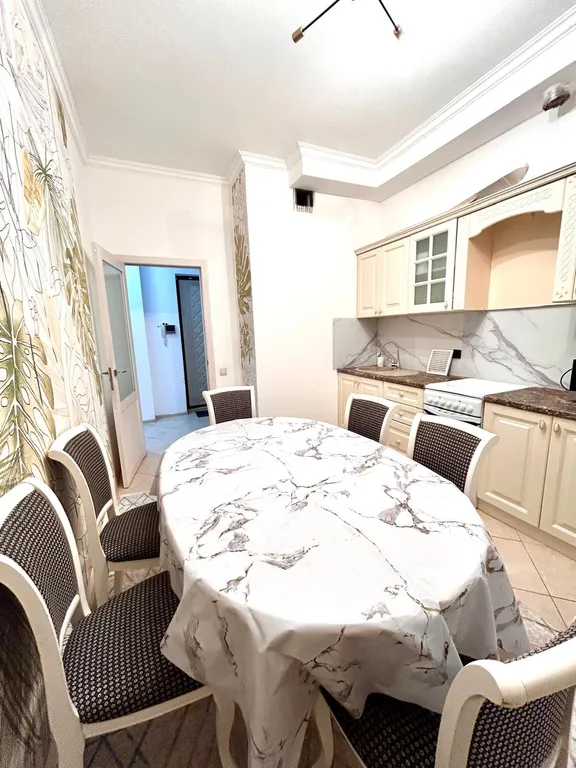 Трехкомнатная квартира около Mega Silkway