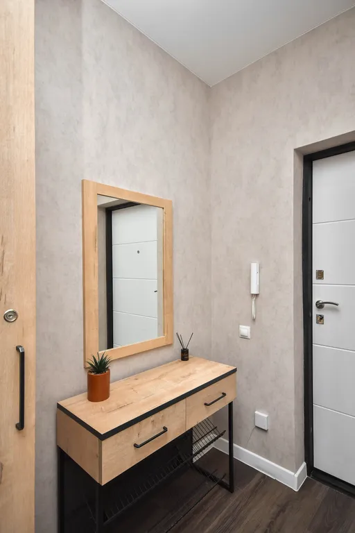 Комфортная современная квартира в центре Взлетки